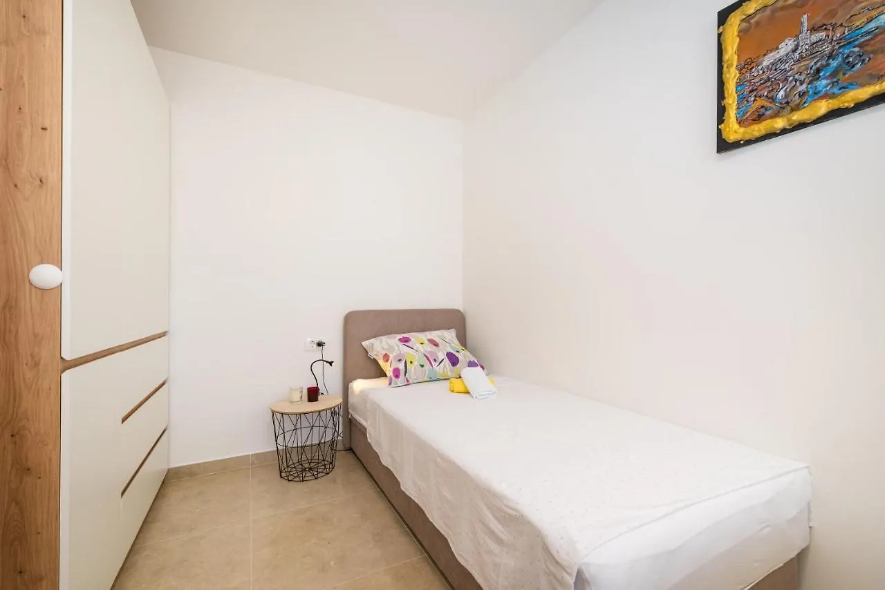 Holiday Home Figurica Novigrad